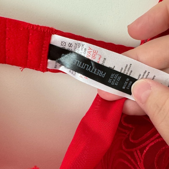 PRETTYLITTLETHING Red Heart Embroidered Lace Bodysuit - Picture 8 of 12